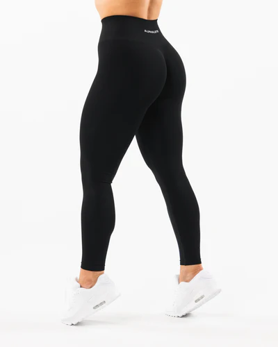 AmplifyLeggingBlack4_8976e6ef-c37f-4503-a304-e975ca3ea9a3_400x